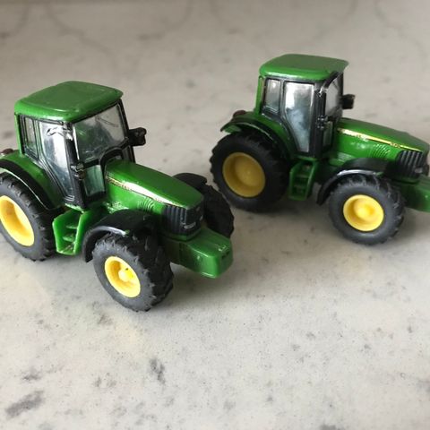 Pair of Siku (1870) Min-Tractors Set