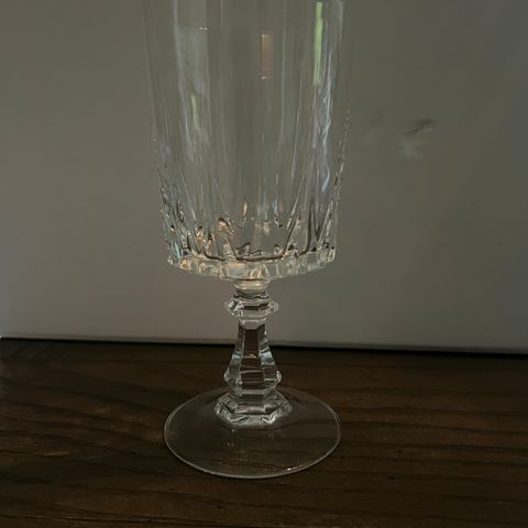 Vintage krystall D’Arques Louvre rødvinsglass