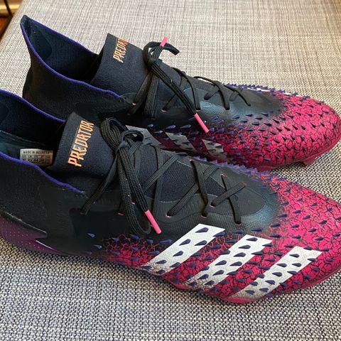 Adidas Predator fotballsko str 44