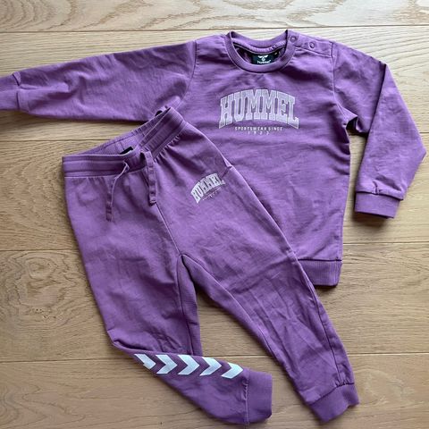 Hummel joggedress str 98/104. Pent brukt💜