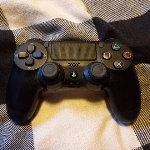 Playstation 4 controller selges