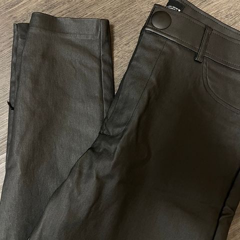 Coated jeans fra Zara