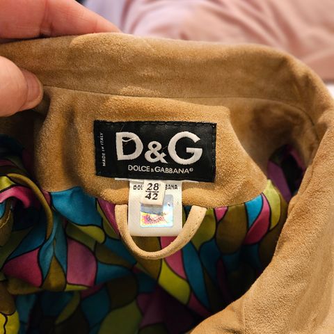 D&G skinnkåpe vurderes solgt. Kom med bud. Kan også byttes i andre varerI