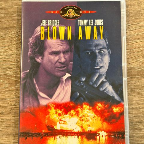 BLOWN AWAY (1994)