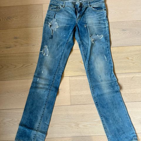 Zara Jeans strl 38. Mangler knapp.