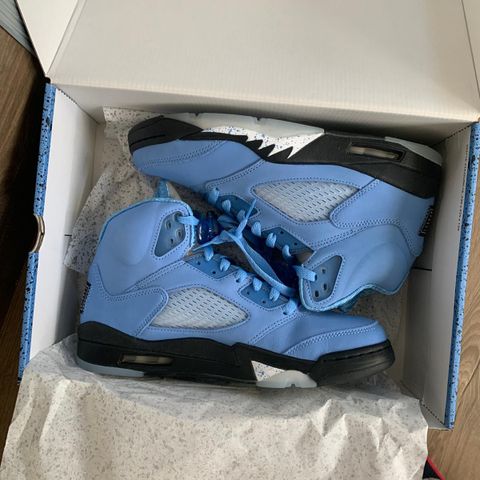 Jordan 5 UNC helt nye størrelse 41