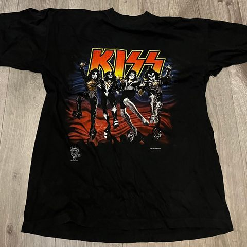 Kiss tshirt