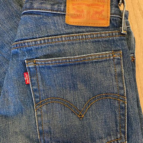 Levis 29/30