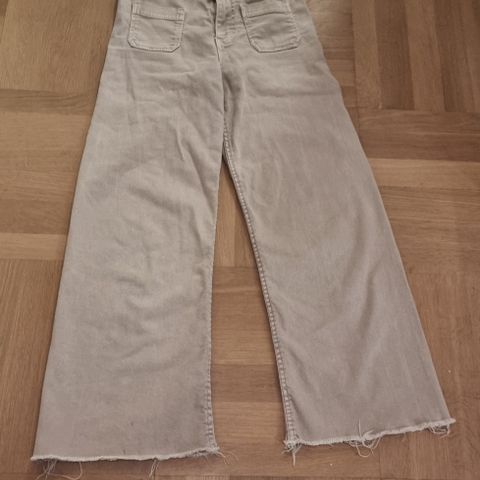 Beige jeans fra Zara