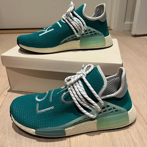 Human Race NMD i strl 43 1/3