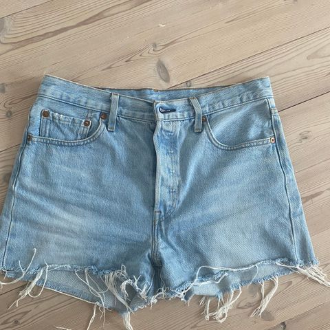 LEVI’S denim shorts, str. W28