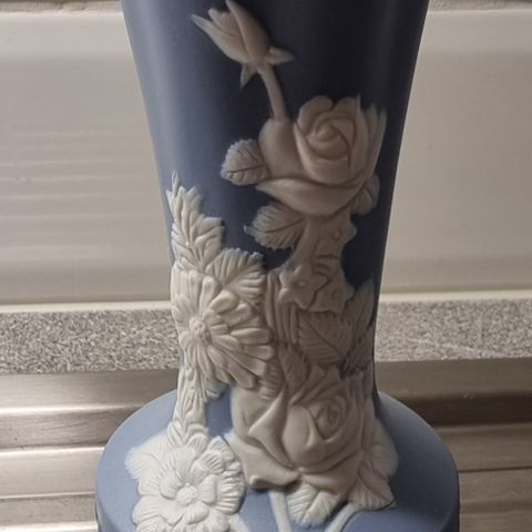 Wedgewood vase, Blue Jasper