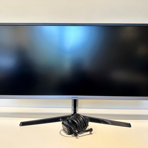 Samsung 34" skjerm til salgs!