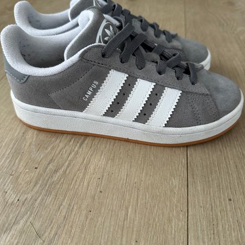 Ny Pris!!! Adidas Campus 00s str 35