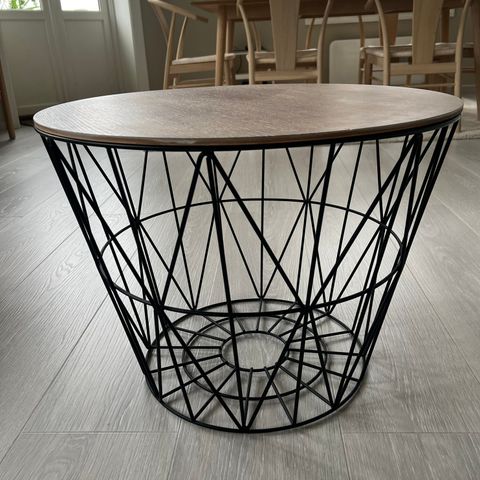 Ferm Living wire basket med topplate.