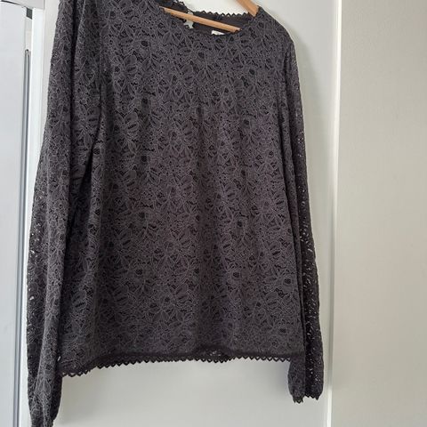 Underbar Lace topp fra by TiMo str XL