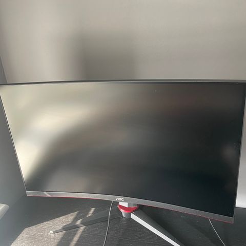 AOC 27” Curved gaming skjerm selges