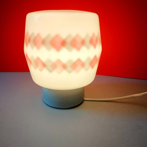 Retro Høvik Verk taklampe/vegglampe med rød dekor