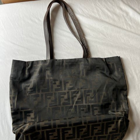 Selge min skatt Fendi toe bag