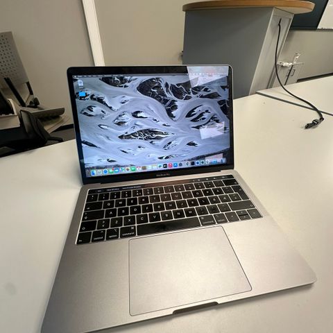 macbook pro 2019 i5