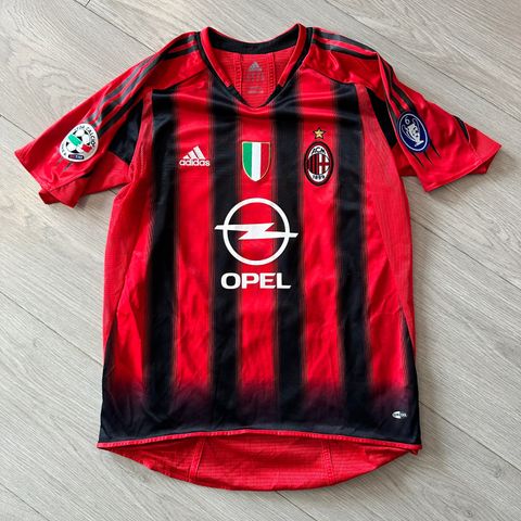 AC Milan 2004-05 Kaka Dual Layer hjemmedrakt selges