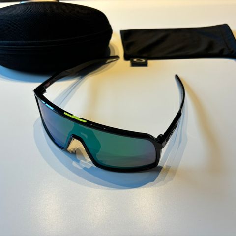 Oakley Sutro Nesten Ny