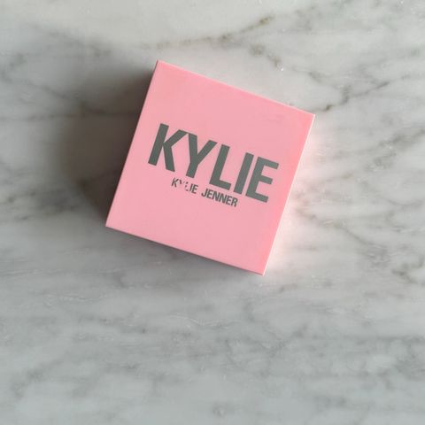 Highlighter - Kylie Jenner