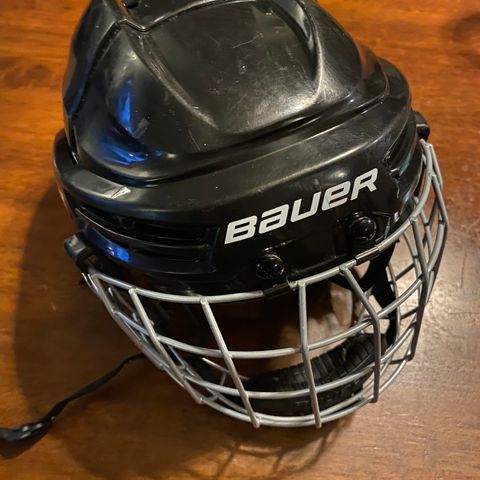 Bauer ishockey hjelm