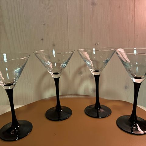 4 Sort base cocktail glass