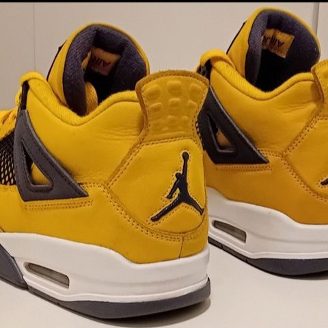 Air Jordan 4 Retro Lightning  PRIS IKKE PRUTBAR