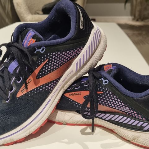 Brooks adrenaline str 40