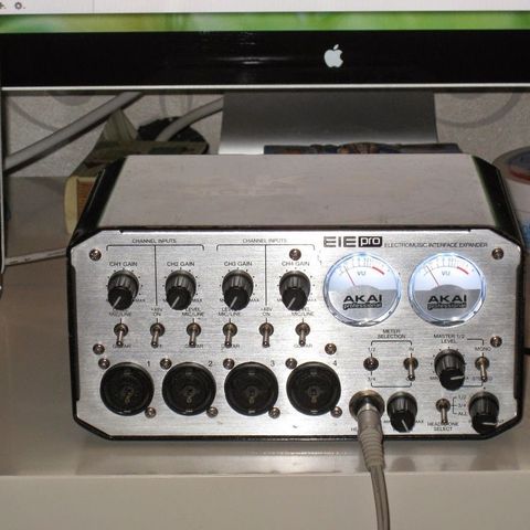 AKAI EIE Pro