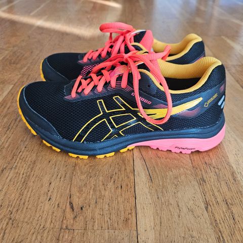 Nye Asics GT 1000 7 Gtx, str. 35-36