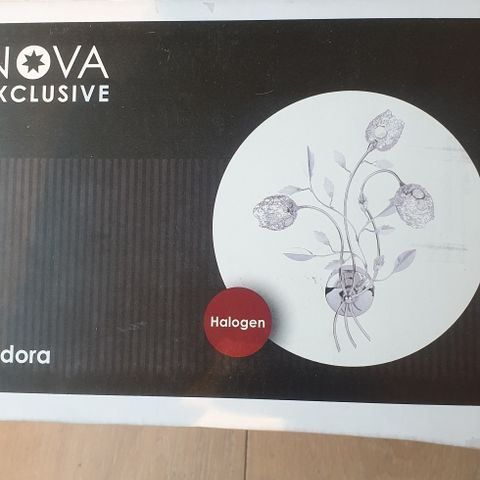 Nova exclusive Andora vegglampe helt ny