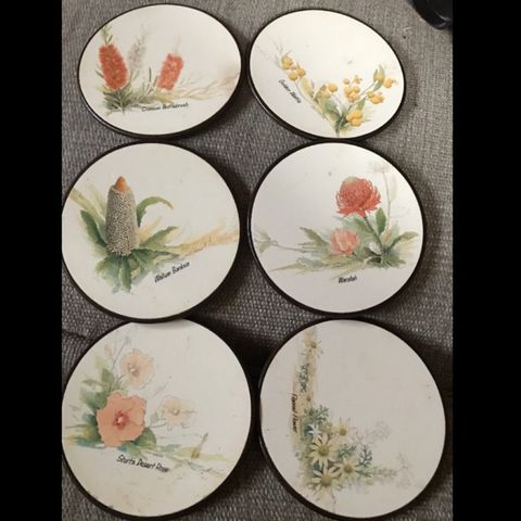 6 vintage coaster. Med blomstermotiv.