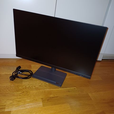 Lenovo 27" skjerm selges