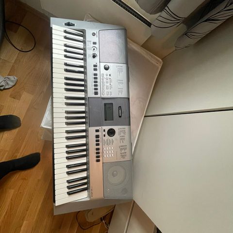 Yamaha Keyboars PSR E413