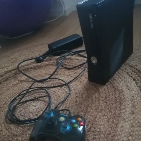 Som ny Xbox 360 med en kontroller