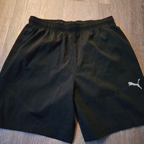 Ubrukt PUMA løpeshorts, str. M