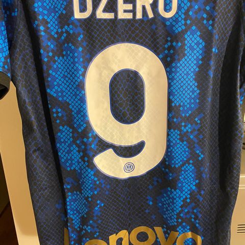 Dzeko Inter Milan drakt