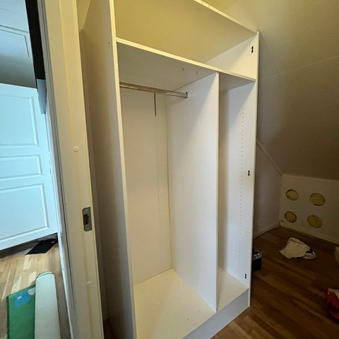 Garderobe/ skap