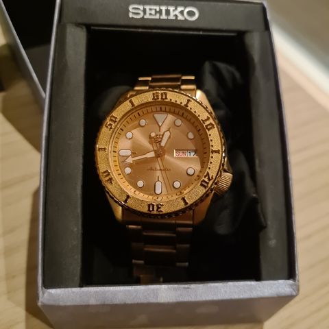 Seiko 5 Sports Street Style – SRPE74K1