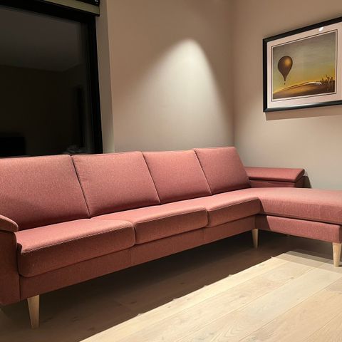 Nesten ny sofa m/sjeselong fra IMG, Ekornes