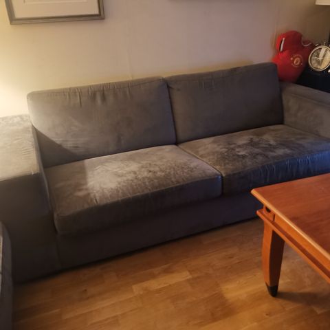 3 + 2 seter sofa med puff