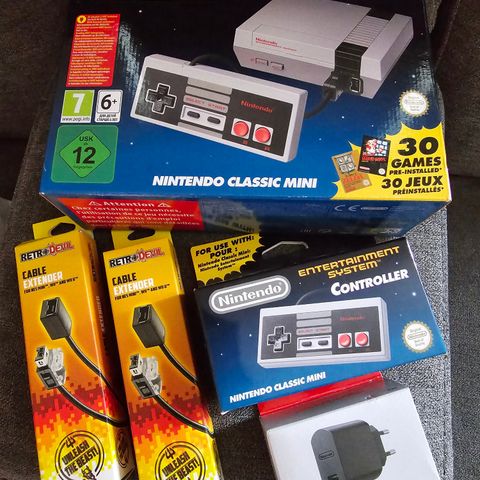 Nintendo Nes mini med ekstrautstyr selges!