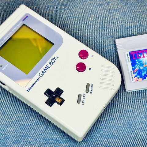 Strøken original Game Boy + Tetris