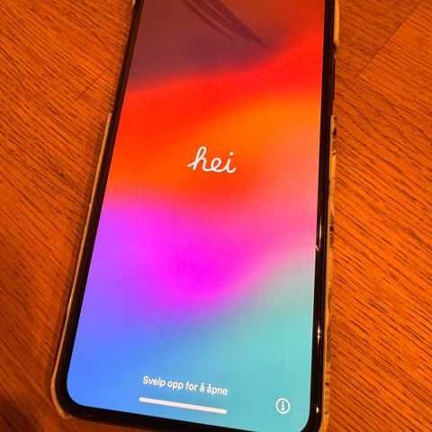 iPhone Xs Max 256GB space grey inkludert deksel selges!