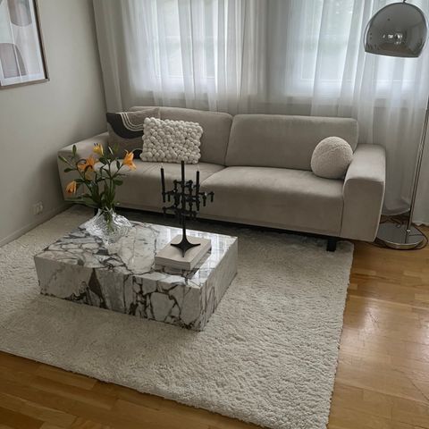 Flott beige sofa