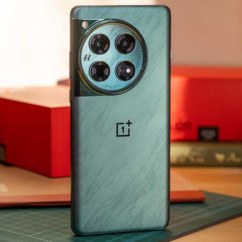 Oneplus 12 Emerald green 512/16BG selges med utstyr og kvittering/garanti