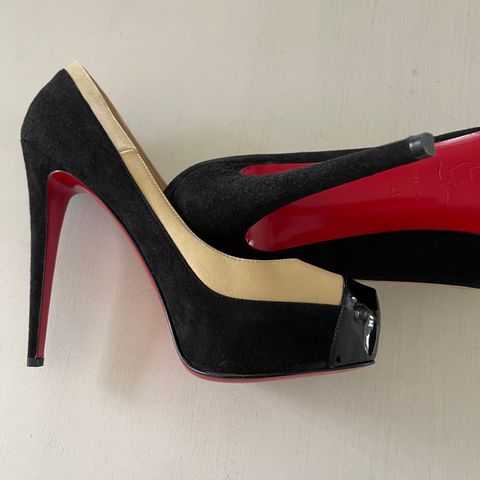 Christian Louboutin sko Str. 41 .